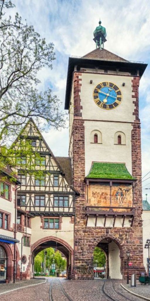 Ein Bild vom Schwabentor in Freiburg